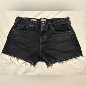 Women’s frayed hem jean shorts, size 16